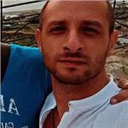 Offro lezioni di disegno ,conoscenza delle sfumature, colori, acquerello, e tutto quello che comprende la creatività su carta